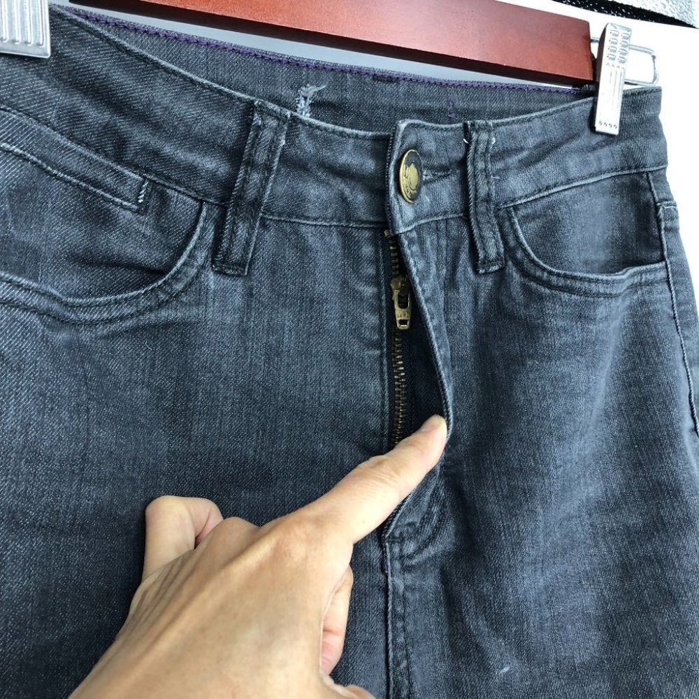 Santana Black Straight Leg High  Rise Jeans size 6x32 - Picture 10 of 16